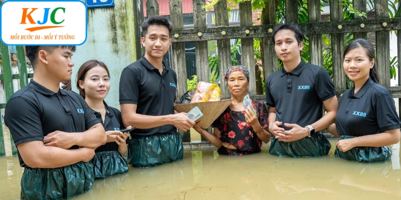 Hành Trình Liên Minh KJC Chia Sẻ Yêu Thương Sau Cơn Bão Số 5 - GATX.MOBI