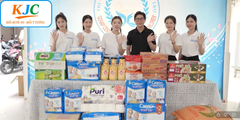 Hoạt Động Thiện Nguyện Cùng Trẻ Em Khuyết Tật Mồ Côi Quận Gò Vấp Của KJC - GATX.MOBI