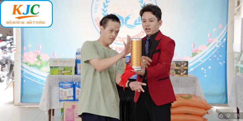 Hoạt Động Thiện Nguyện Cùng Trẻ Em Khuyết Tật Mồ Côi Quận Gò Vấp Của KJC - GATX.MOBI