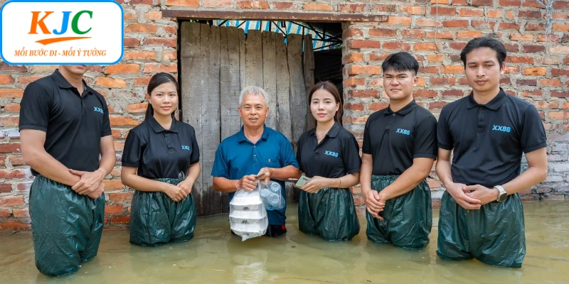 Hành Trình Liên Minh KJC Chia Sẻ Yêu Thương Sau Cơn Bão Số 5 - GATX.MOBI
